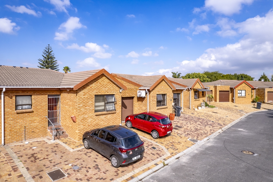 3 Bedroom Property for Sale in Amandelrug Western Cape